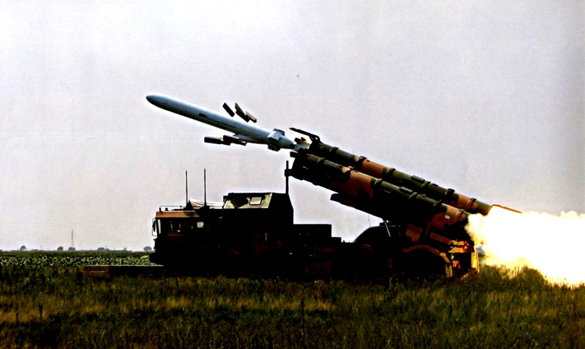 中国海军鹰击12和鹰击100新型反舰导弹曝光组图