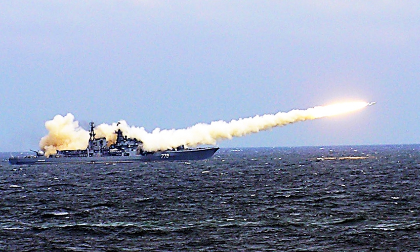 中国海军鹰击12和鹰击100新型反舰导弹曝光组图