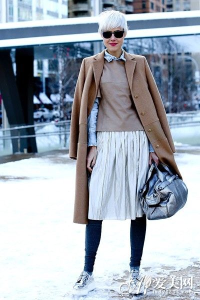 百搭款驼色<em>超长</em>大衣 冬装<em>搭配</em>不烦恼(组图)_资