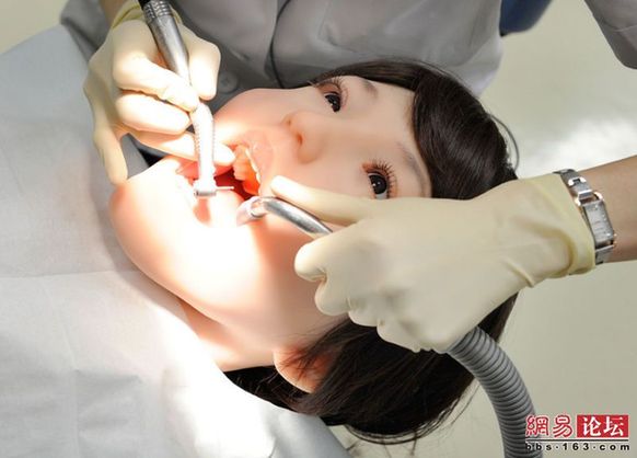 日本<em>充气娃娃</em>的新用途_资讯中心_中国网