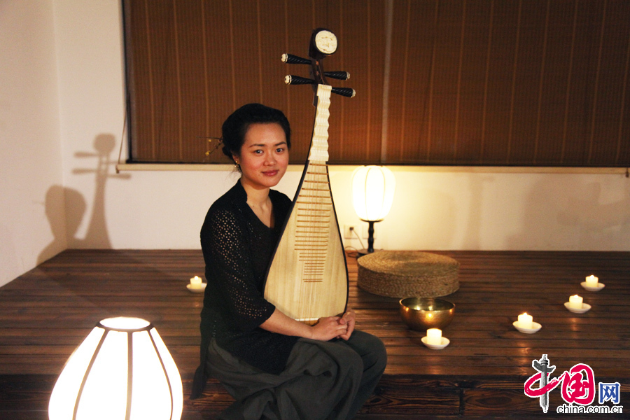  1月8日，由良友文化基金会主办，无极乐团、无形乐轩合办的“一念之间—感怀”中国古典乐曲表演活动在京举行。图为琵琶独奏《秦俑》表演者蘭维薇。中国网记者 李佳摄影