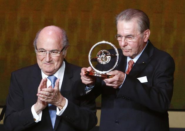 国际足联示好国际奥委会 罗格获FIFA主席奖
