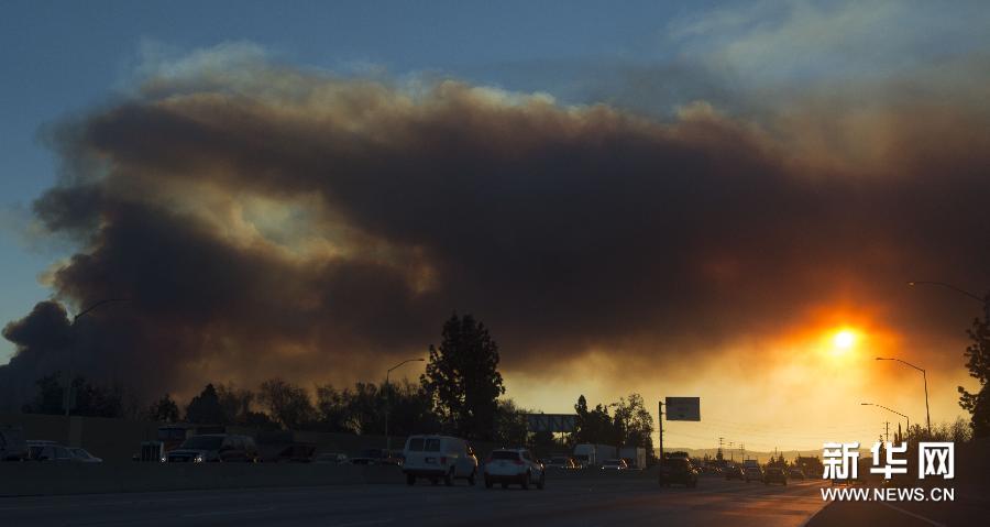 （国际）（3）洛杉矶山火袭城