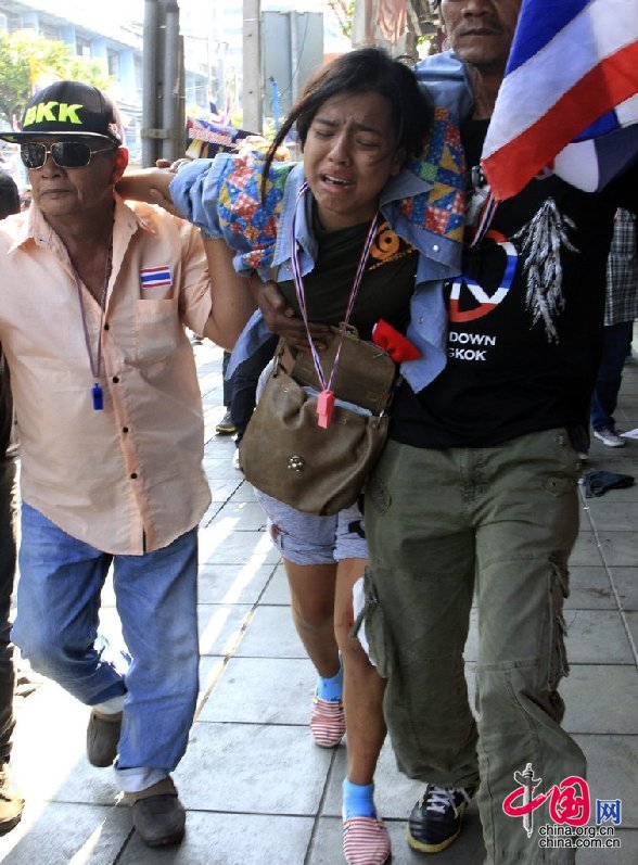 泰国反政府示威者遭炸弹袭击28人受伤 分析称或为逼军方介入[组图]