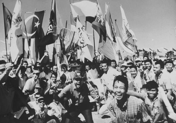印尼屠戮华人1998图片