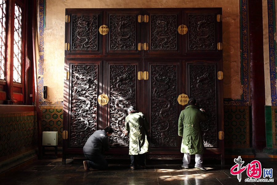 2014年01月20日，北京故宫太和殿十年首次大规模保养。 图片来源：CFP