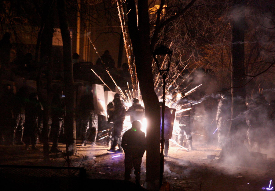 乌克兰爆发近年最严重暴力冲突 首都如“战场”[组图]