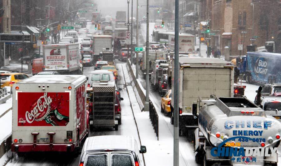 暴風雪再襲美國東部　紐約逾500航班取消
