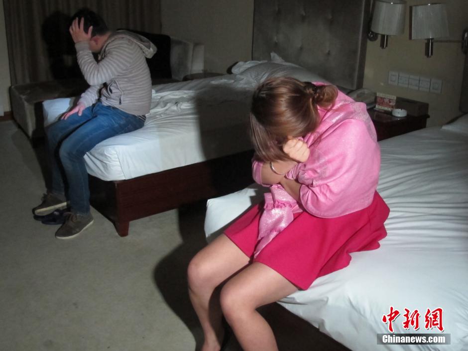 广西柳州警方连出重拳扫黄毒