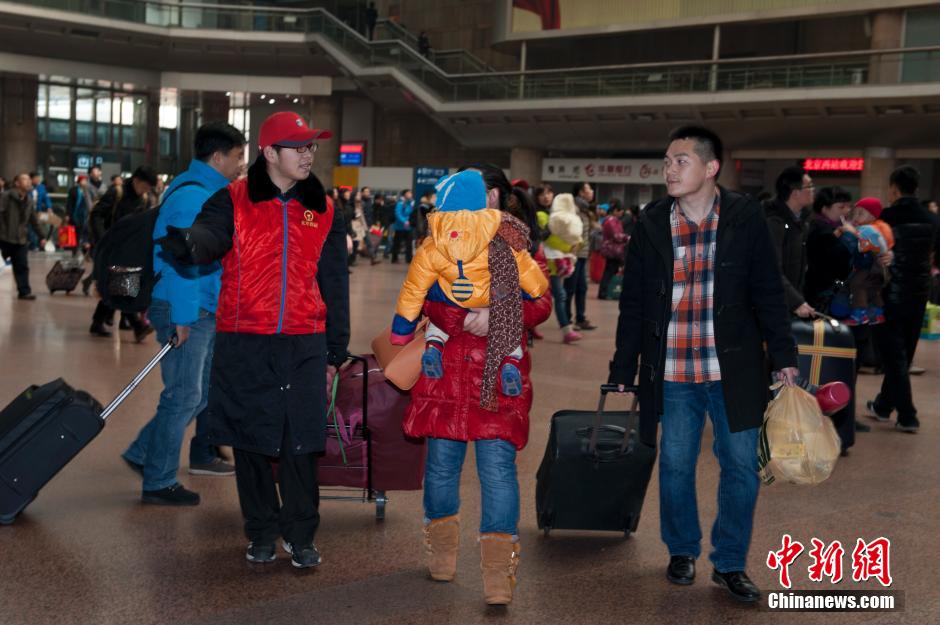 北京西站新举措迎2014春运客流高峰