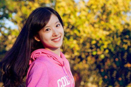 <em>奶茶妹妹</em>主持留学生春晚 <em>运动</em>装写真走红(图)