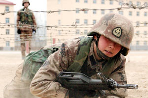 探访中国女兵训练营