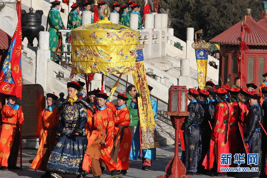 北京天坛春节祭天表演引游人