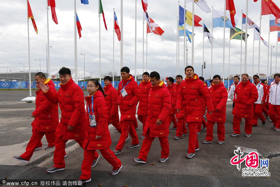 2014索契冬奥会前瞻：中国代表团奥运村举行升旗仪式