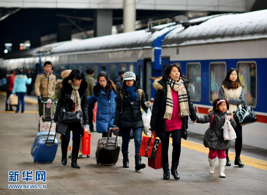 全國鐵路單日旅客發送量創歷年春運新高