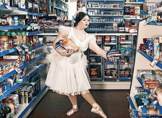 英胖女孩坚持练舞终变身白天鹅