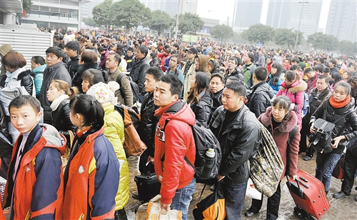 返城务工客流逐渐增加 十五前后迎春运返程高峰