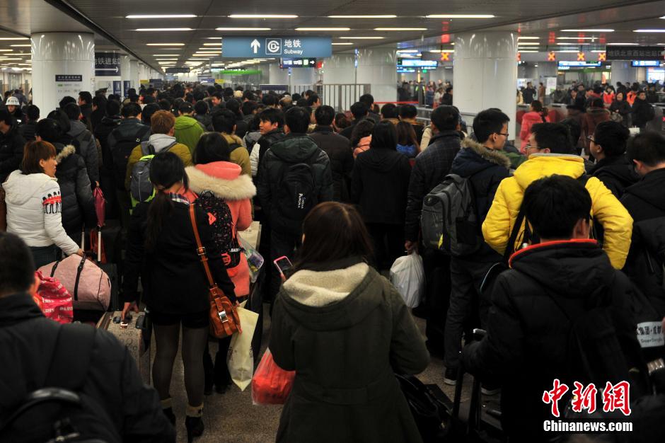 北京开学首日交通告别'节日状态' 早晚高峰回归