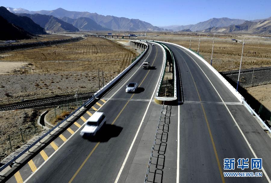西藏公路通車總里程超過7萬公里