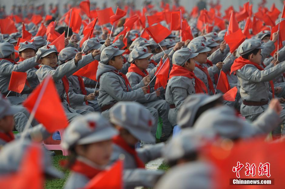邓小平曾就读小学建成红军小学 上千“小红军”迎落成