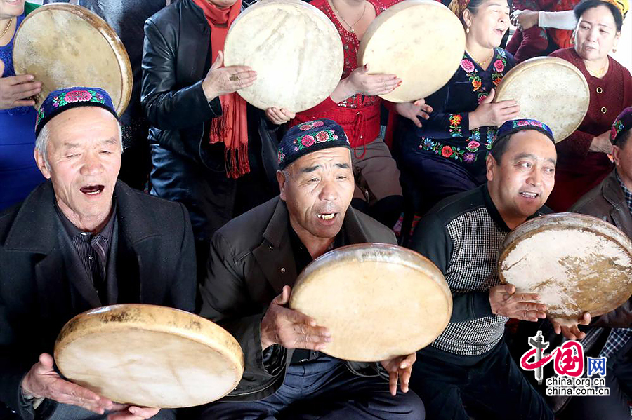 新疆哈密舉辦“青苗麥西來甫”為春耕祈福