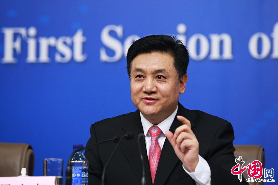 3月15日下午3时，十二届全国人大一次会议新闻中心在梅地亚中心多功能厅举行记者会。图为环境保护部副部长吴晓青。中国网 董德 摄