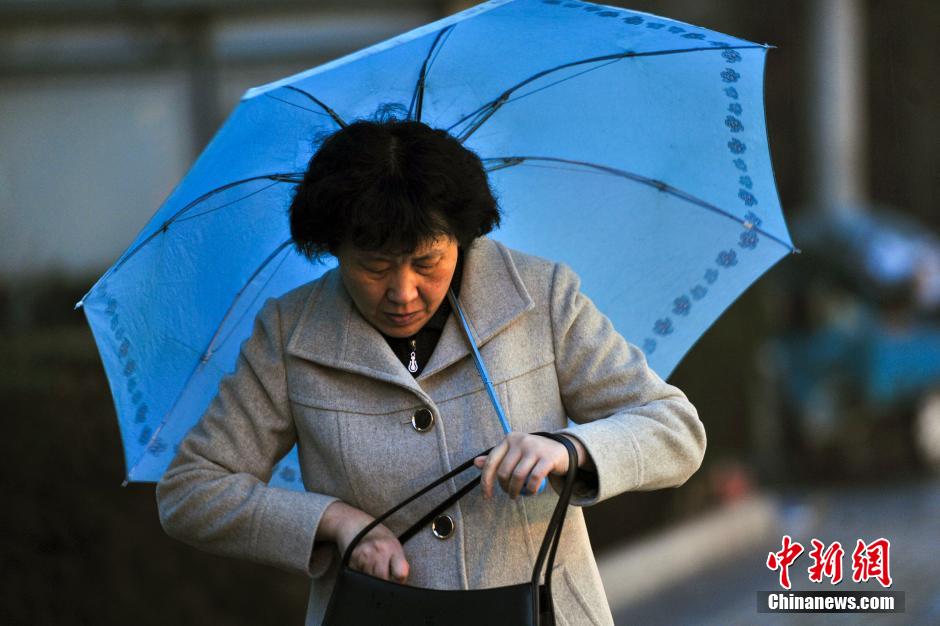 北京大部地區(qū)喜降春雨 霧霾或被驅(qū)散