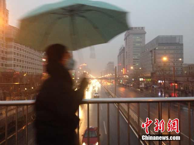 北京大部地區(qū)喜降春雨 霧霾或被驅(qū)散