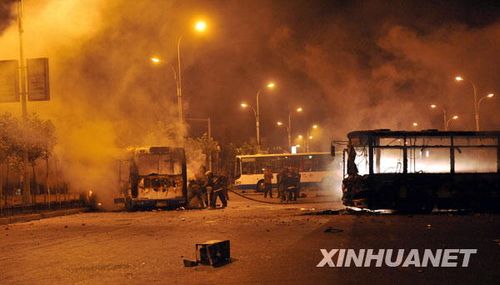 2009年：新疆发生打砸抢烧严重暴力犯罪事件