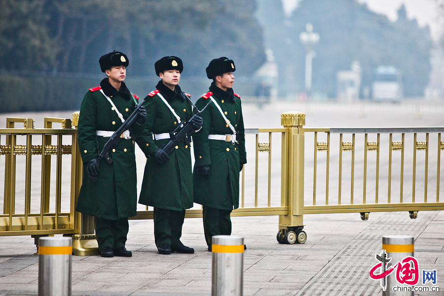 3月3日，两会开幕前夕，天安门、人民大会堂及周边地区安保全面升级。 中国网记者 郑亮摄影