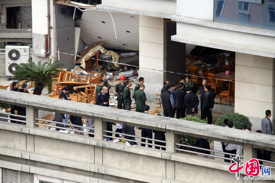 2014年3月3日，廣東省東莞市旗峰路中僑大廈4樓餐廳發生爆炸事故。圖為事故現場。 圖片來源：CFP