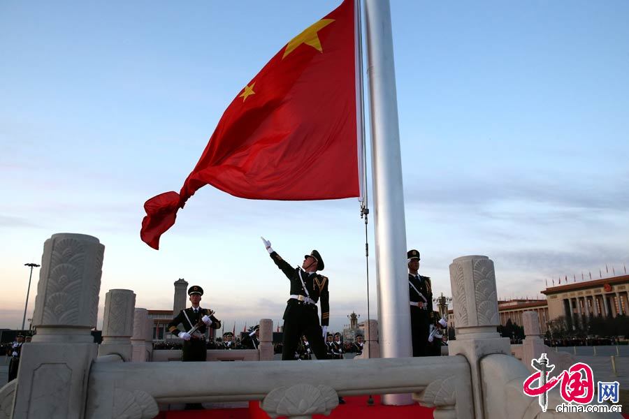 3月5日清晨，武警国旗护卫队举行升旗仪式。李光印摄影