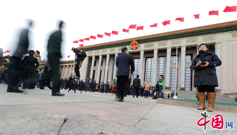 3月12日上午9时，政协十二届二次会议闭幕。 中国网记者 杨佳摄影