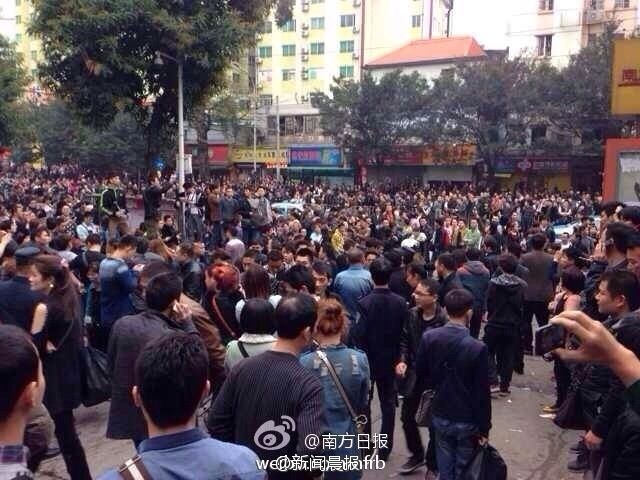 广州沙河发生人群逃散事件(高清组图)