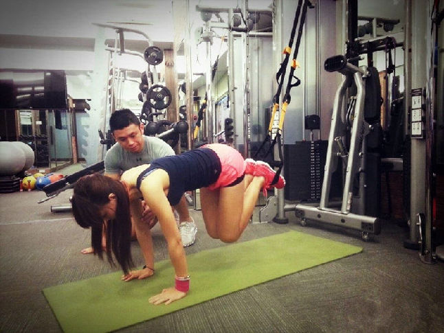 43岁辣妈白皙<em>小腹</em>秀<em>马甲线</em>似少女 那些不老魔