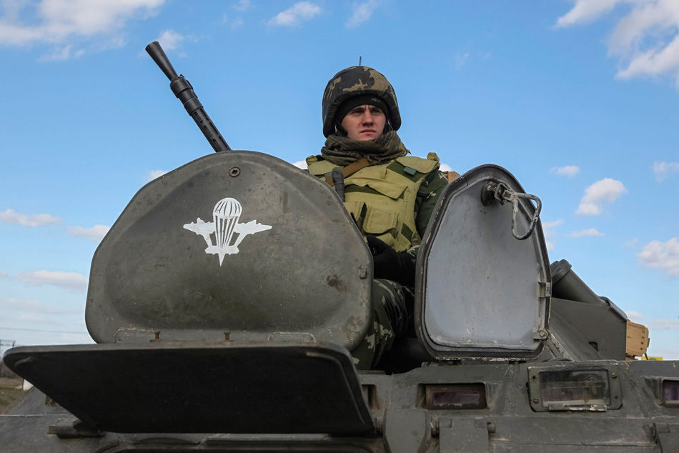 3月18日，集结于乌克兰境内Kherson地区的乌克兰军队，这个地方与克里米亚相邻。