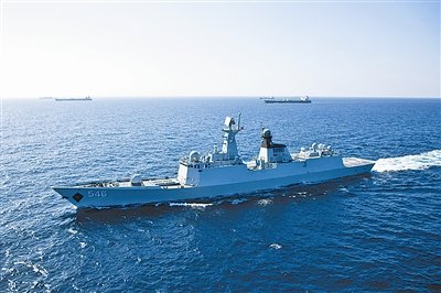 中國海軍艦艇護航亞丁灣開槍逼停海盜