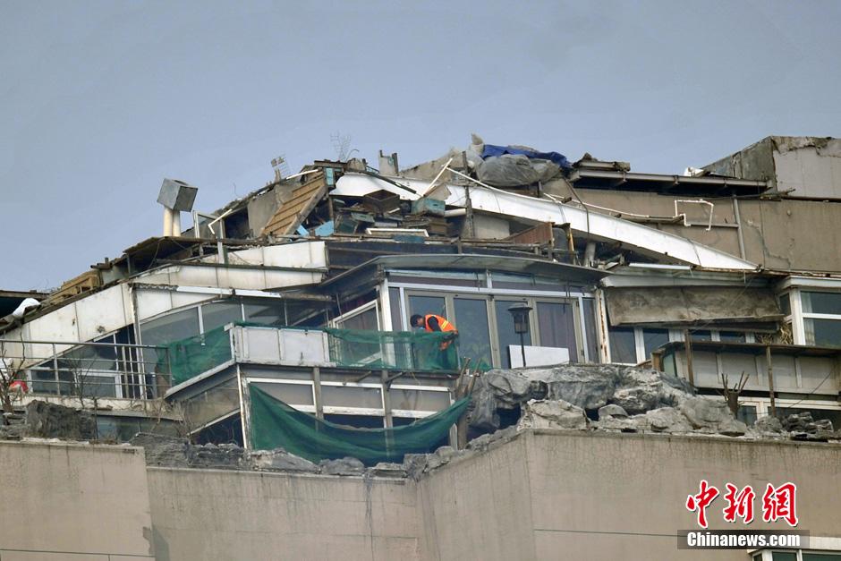 北京“最牛違建”變垃圾山 逾半年仍未拆完