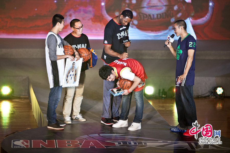 NBA巨星麦迪亮相京城球迷嘉年华