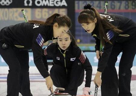 韩国冰壶女队集体辞职：队员称不堪教练性骚扰 