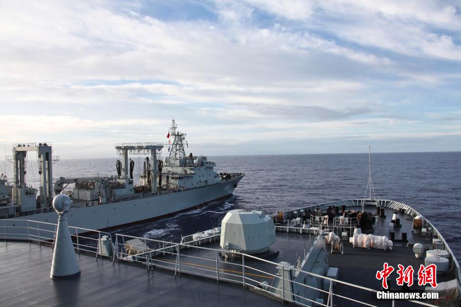 海軍井岡山艦編隊第二輪海上補給 為後續搜索提供保障