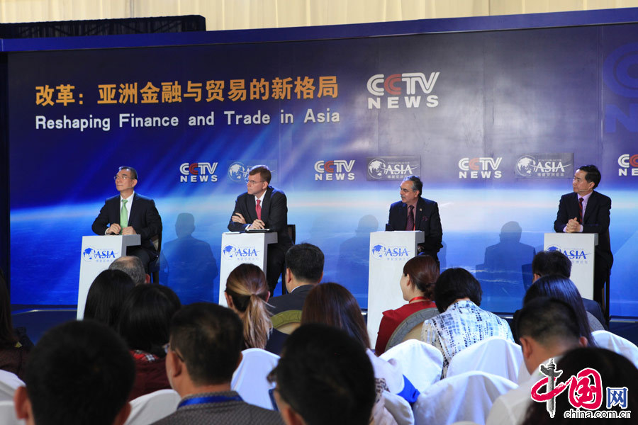  4月8日，博鰲亞洲論壇2014年年會舉行電視辯論“改革：亞洲金融與貿易的新格局”，與會者就貨幣政策及自貿區等熱門話題進行討論。圖為會議現場。 中國網記者 寇萊昂攝影