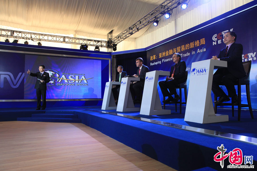  4月8日，博鰲亞洲論壇2014年年會舉行電視辯論“改革：亞洲金融與貿易的新格局”，與會者就貨幣政策及自貿區等熱門話題進行討論。圖為會議現場。 中國網記者 寇萊昂攝影