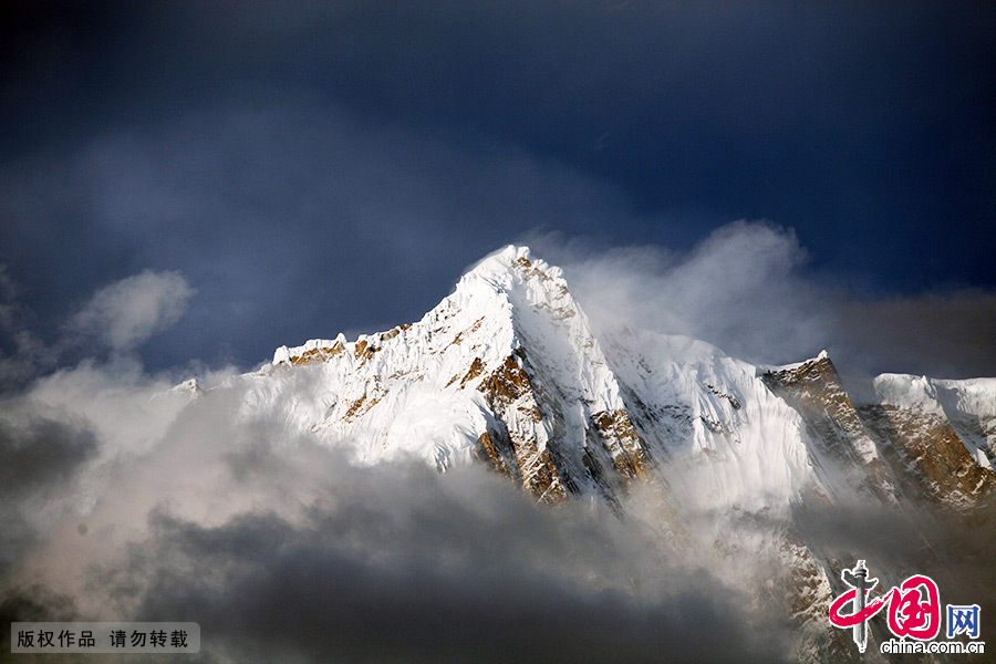 林芝地区拍摄的海拔7782米的南迦巴瓦峰。中国网图片库 颜闽航/摄