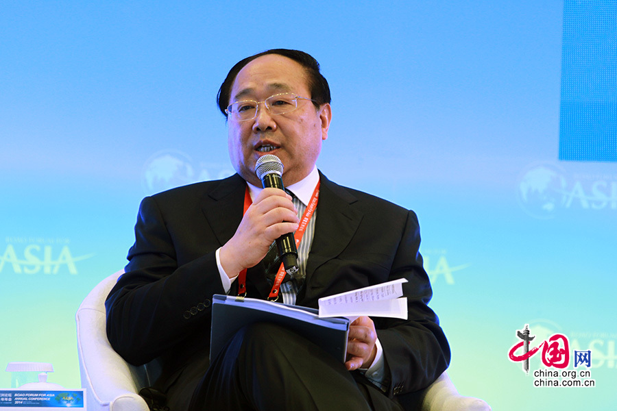 2014年4月10日，博鳌亚洲论坛，“APEC：因应亚洲的新未来”分论坛举行。图为中国进出口银行董事长、行长李若谷。