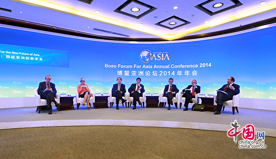 2014年4月10日，博鳌亚洲论坛，“APEC：因应亚洲的新未来”分论坛举行。图为财政部部长楼继伟参加分论坛。