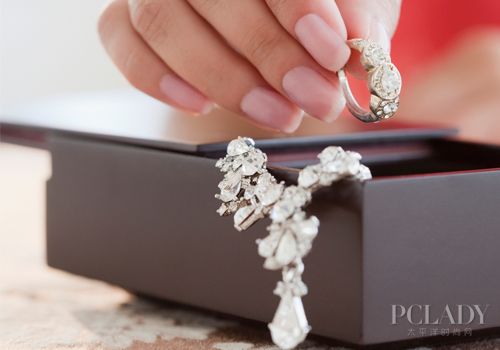 如何辨别真假烟最简单的方法 0019b91ed91714b313d037.jpg