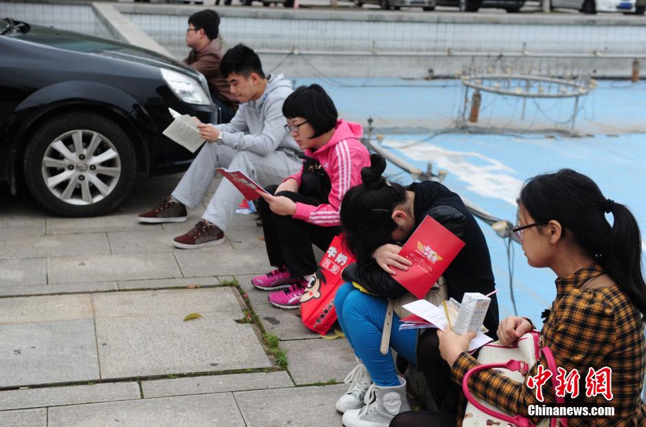 湖南公務員考試開考 “金飯碗”爭奪降溫