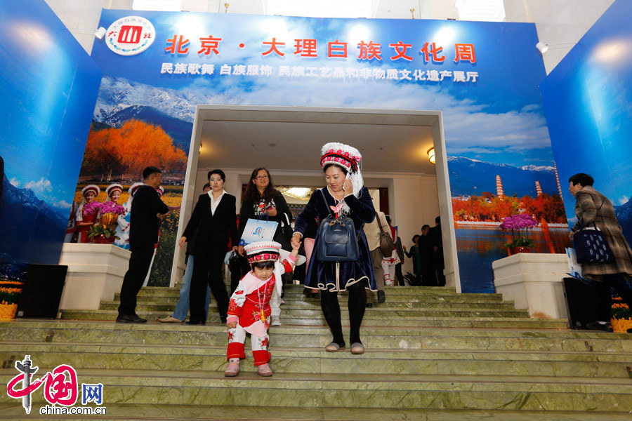 4月12日，“民族自治州成就展”系列活動之大理白族文化周在北京民族文化宮開幕。圖為展覽現場。 人民畫報社 吳亮攝影
