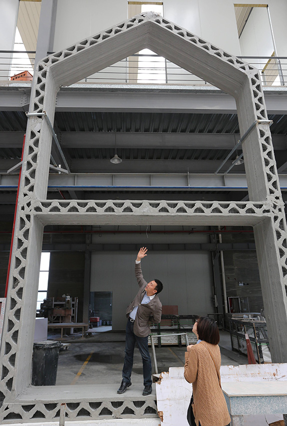 近日，10幢3D打印建筑在上海张江高新青浦园区内揭开神秘面纱。新华社记者裴鑫摄